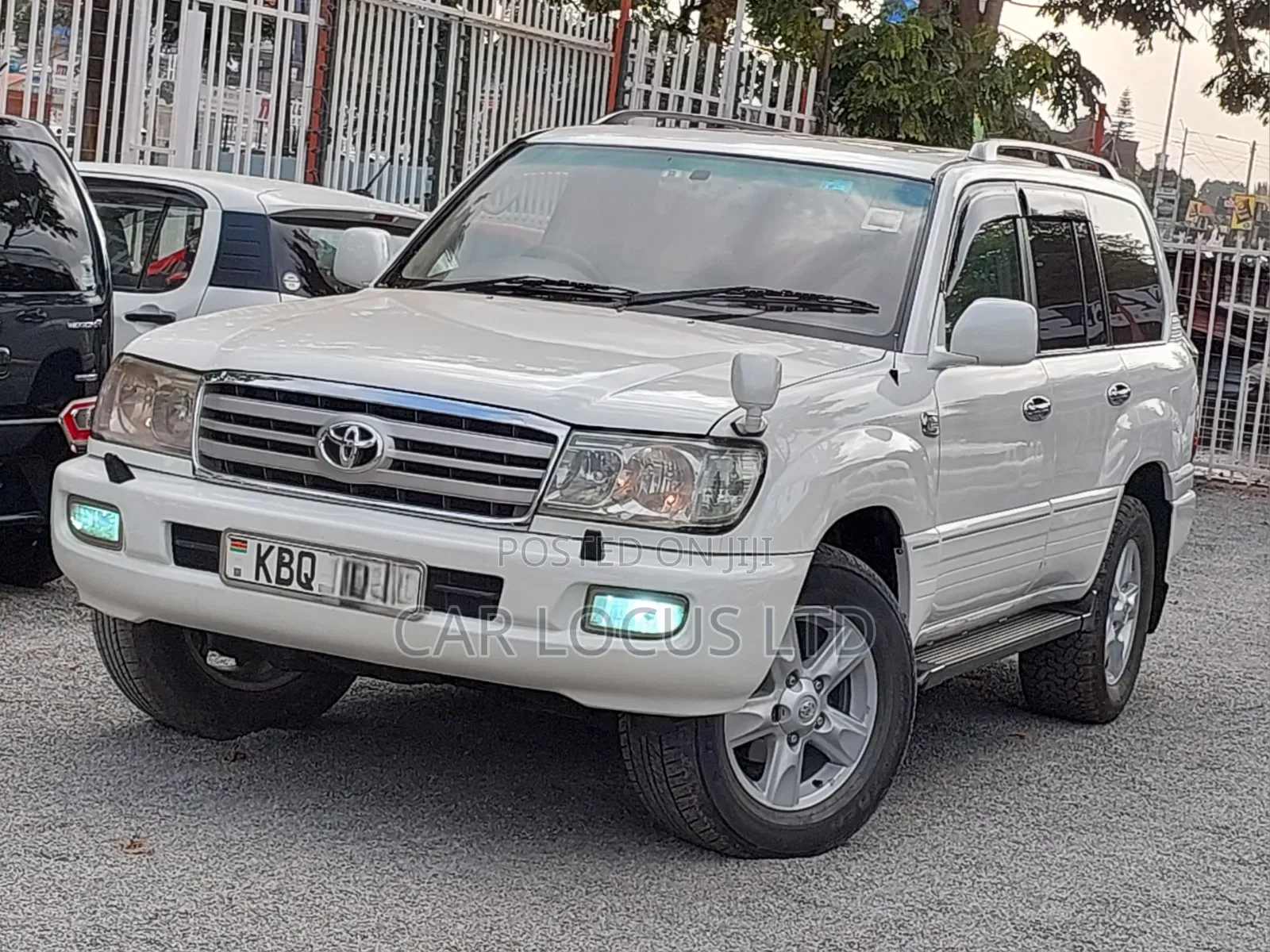 Toyota Land Cruiser 2004 White