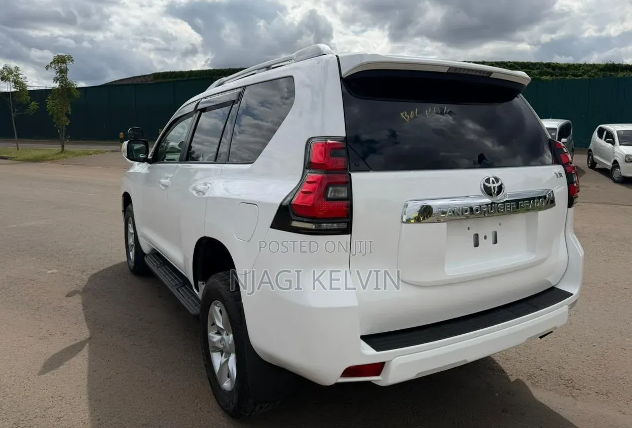 Toyota Land Cruiser Prado 2.8 2021 White
