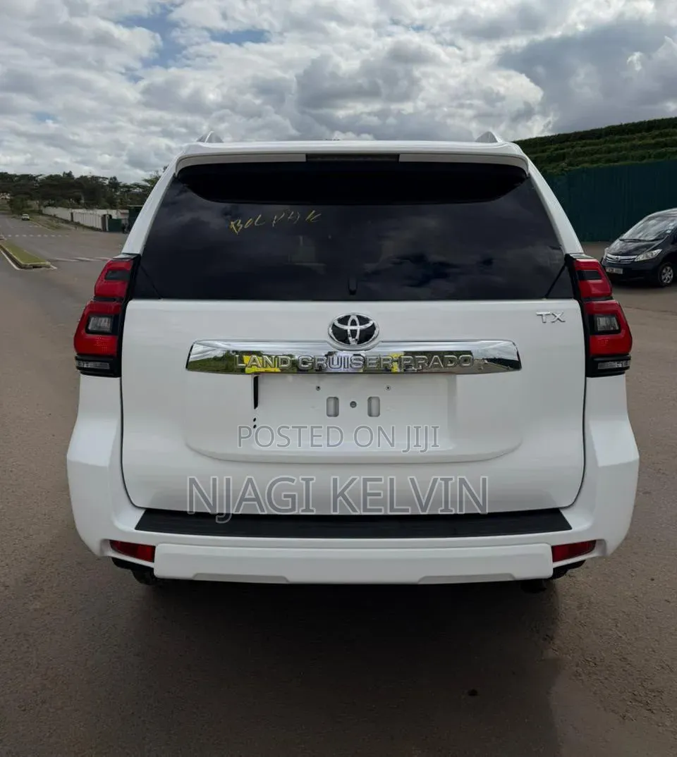 Toyota Land Cruiser Prado 2.8 2021 White