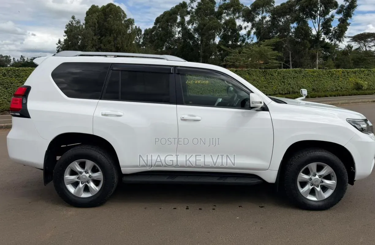 Toyota Land Cruiser Prado 2.8 2021 White