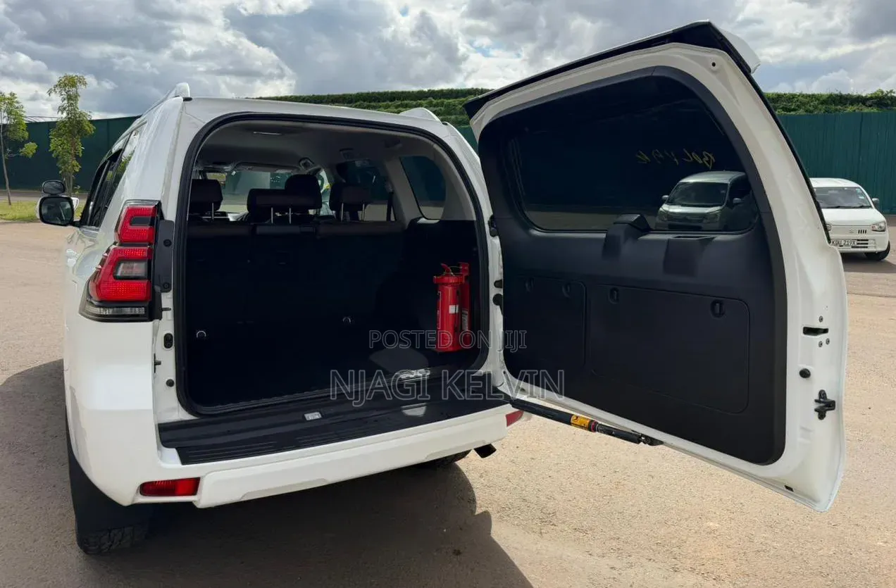 Toyota Land Cruiser Prado 2.8 2021 White