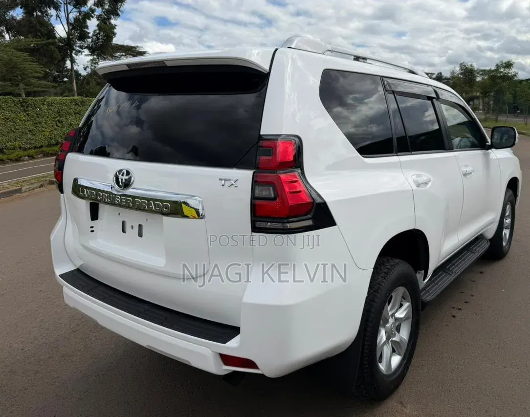 Toyota Land Cruiser Prado 2.8 2021 White