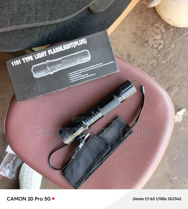 Led Illumination Torch With High Voltage Self Defense Shock Feature - thumbnail 2