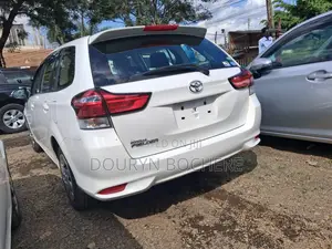 Toyota Corolla Fielder 2020 White