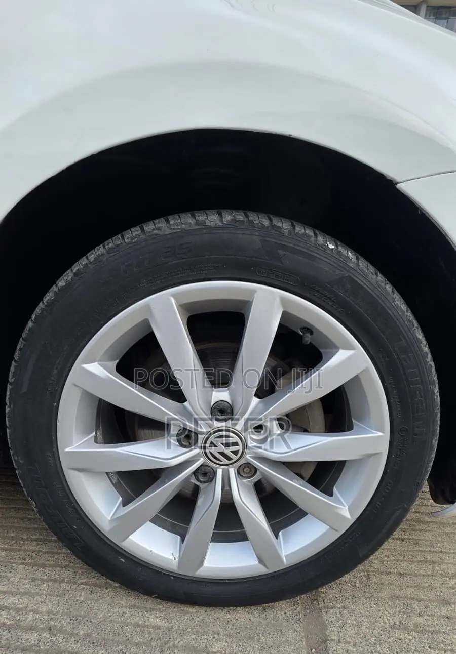 Volkswagen Golf 2015 White