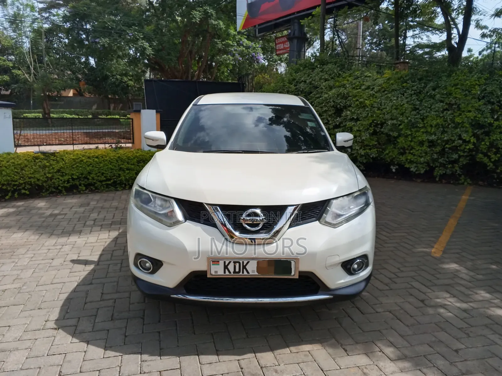 Nissan X-Trail 2015 White