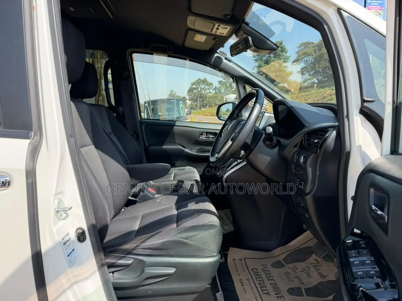 Toyota Voxy 2019