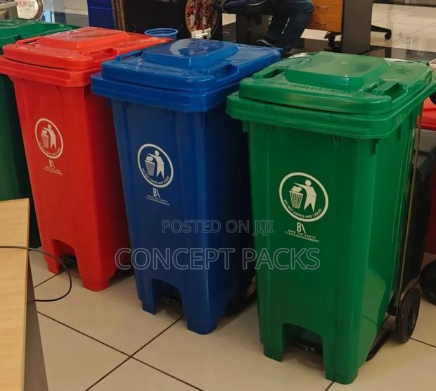120-Liter Heavy-Duty Outdoor Pedal Waste Bin With Wheels