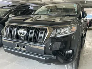 Toyota Land Cruiser Prado 2.7 2022 Black