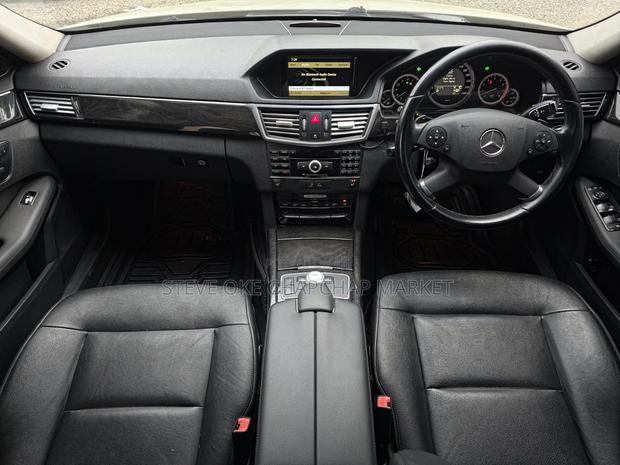 Mercedes-Benz E300 2009 White - thumbnail 2