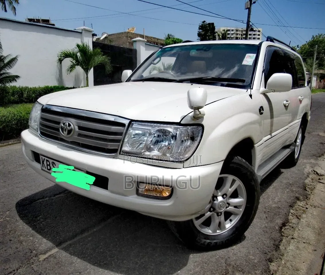 Toyota Land Cruiser 2005 White