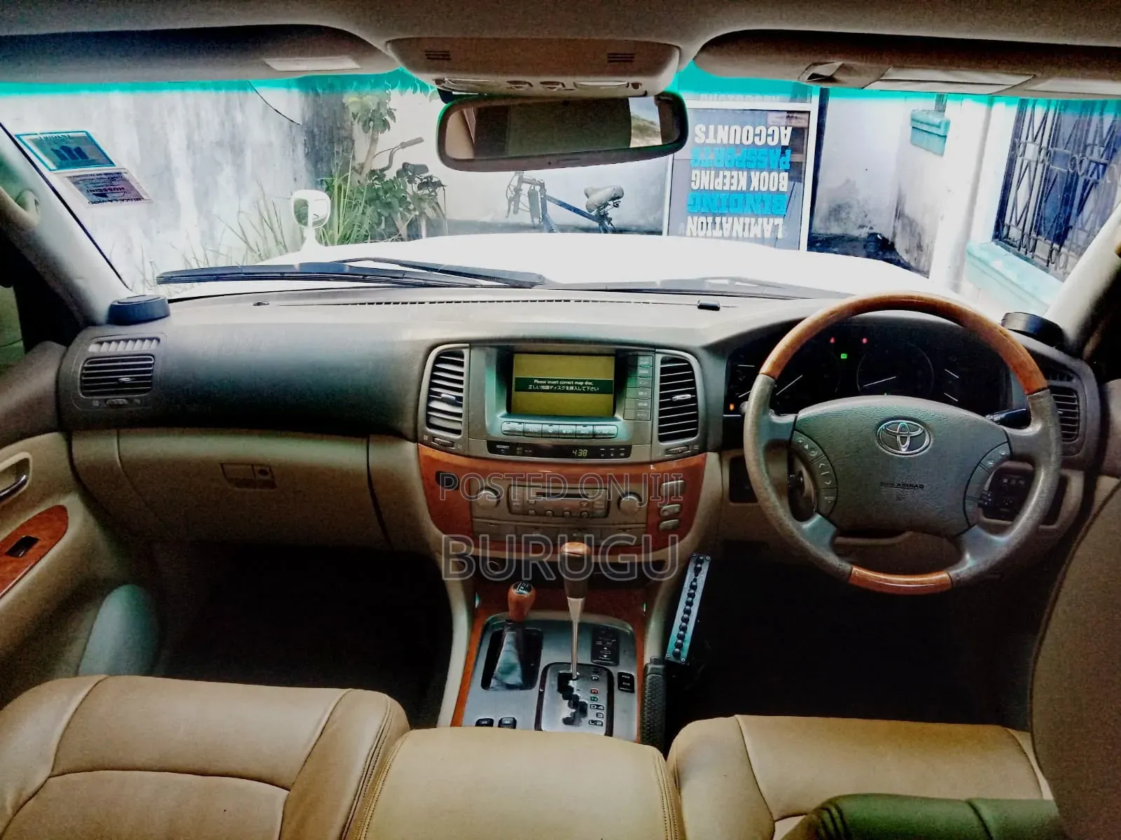 Toyota Land Cruiser 2005 White