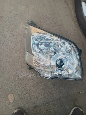 Noah 2008 Headlight