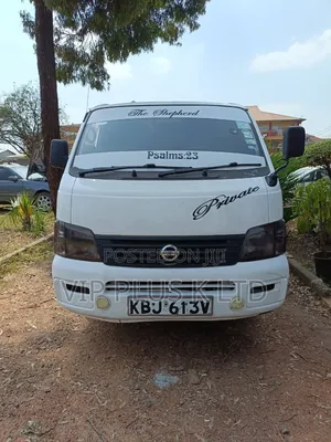 Nissan Caravan (Urvan) 2002 White