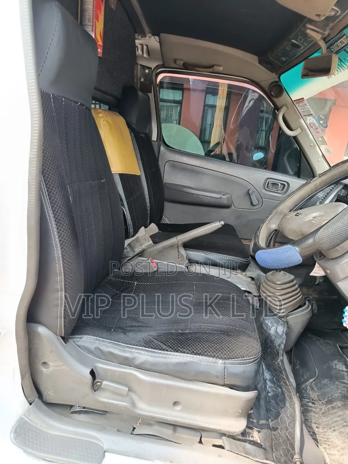 Nissan Caravan (Urvan) 2002 White