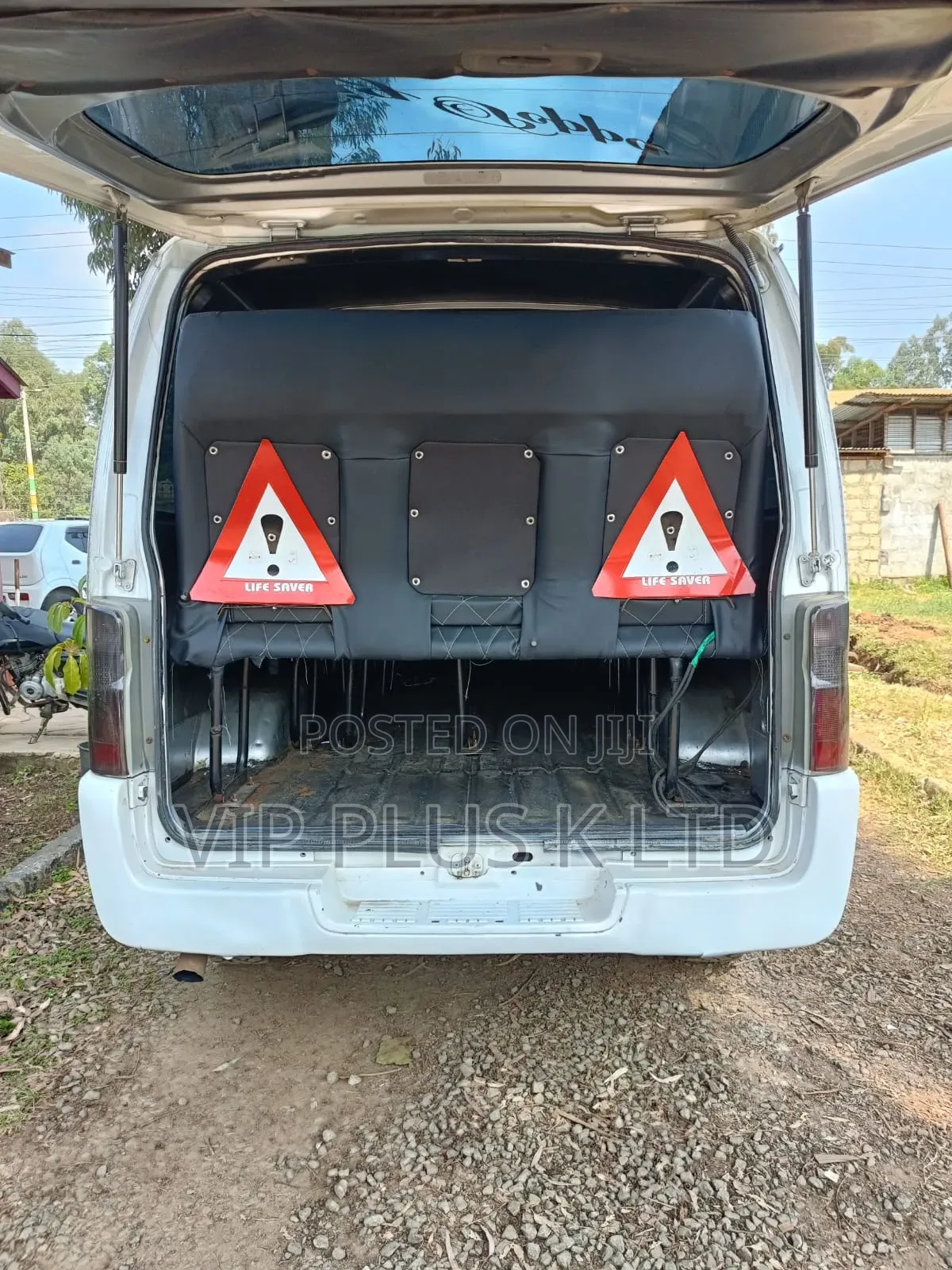 Nissan Caravan (Urvan) 2002 White