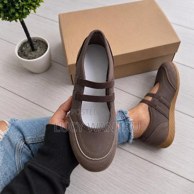 Ladies Flat Shoes