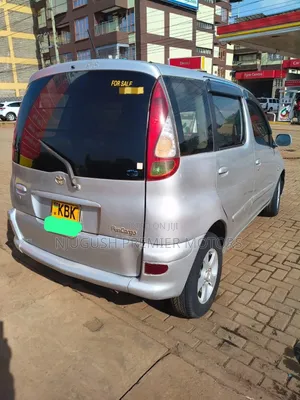 Toyota Fun Cargo 2003 Silver