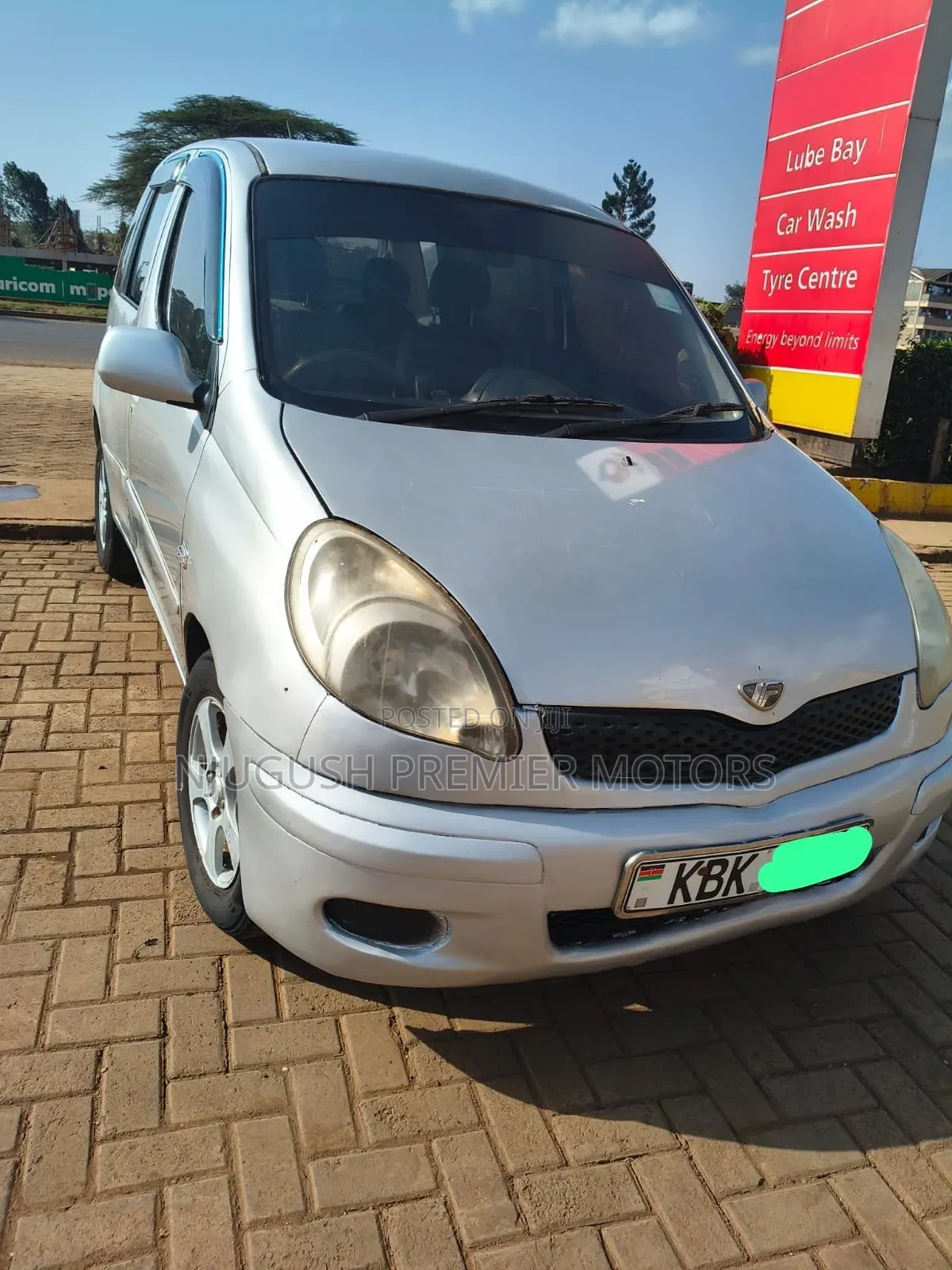 Toyota Fun Cargo 2003 Silver