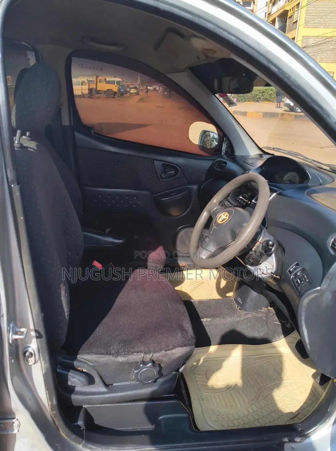 Toyota Fun Cargo 2003 Silver