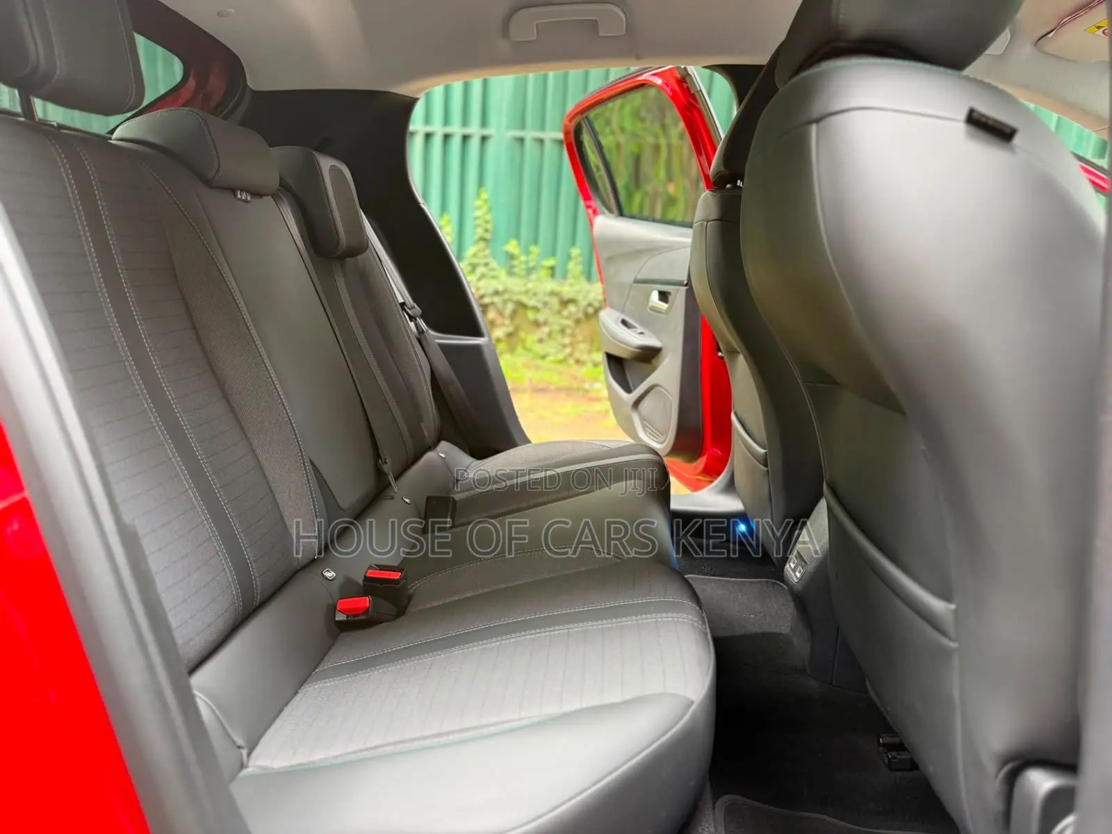 Peugeot 208 2021 Red