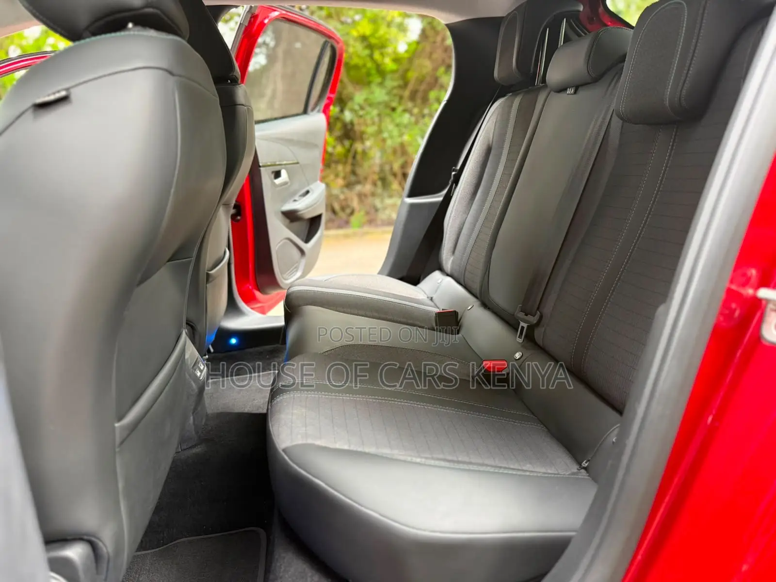 Peugeot 208 2021 Red