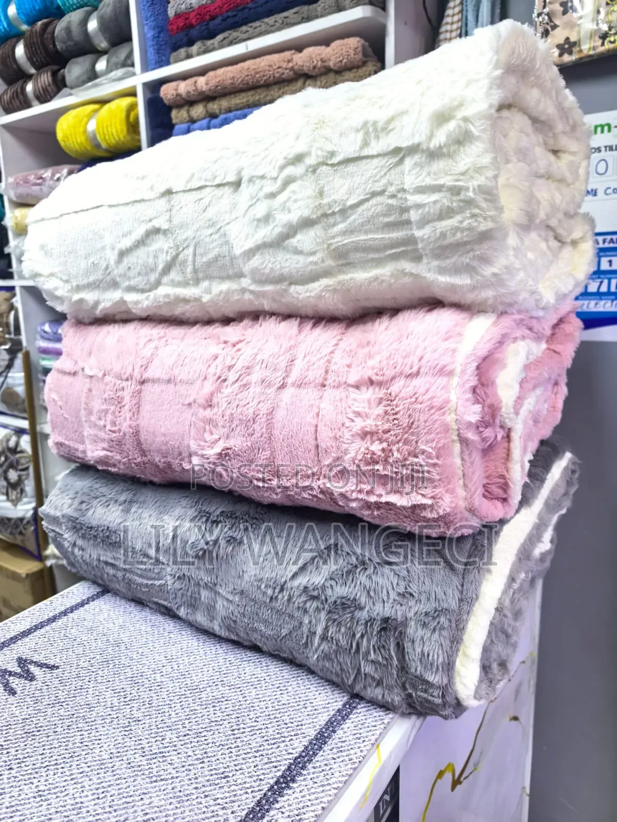 Faux Fur Soft Sherpa Fleece Blanket