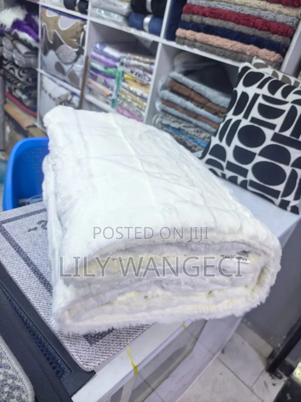 Faux Fur Soft Sherpa Fleece Blanket