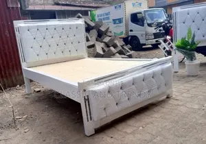 5x6 Clean White Mocket Bed