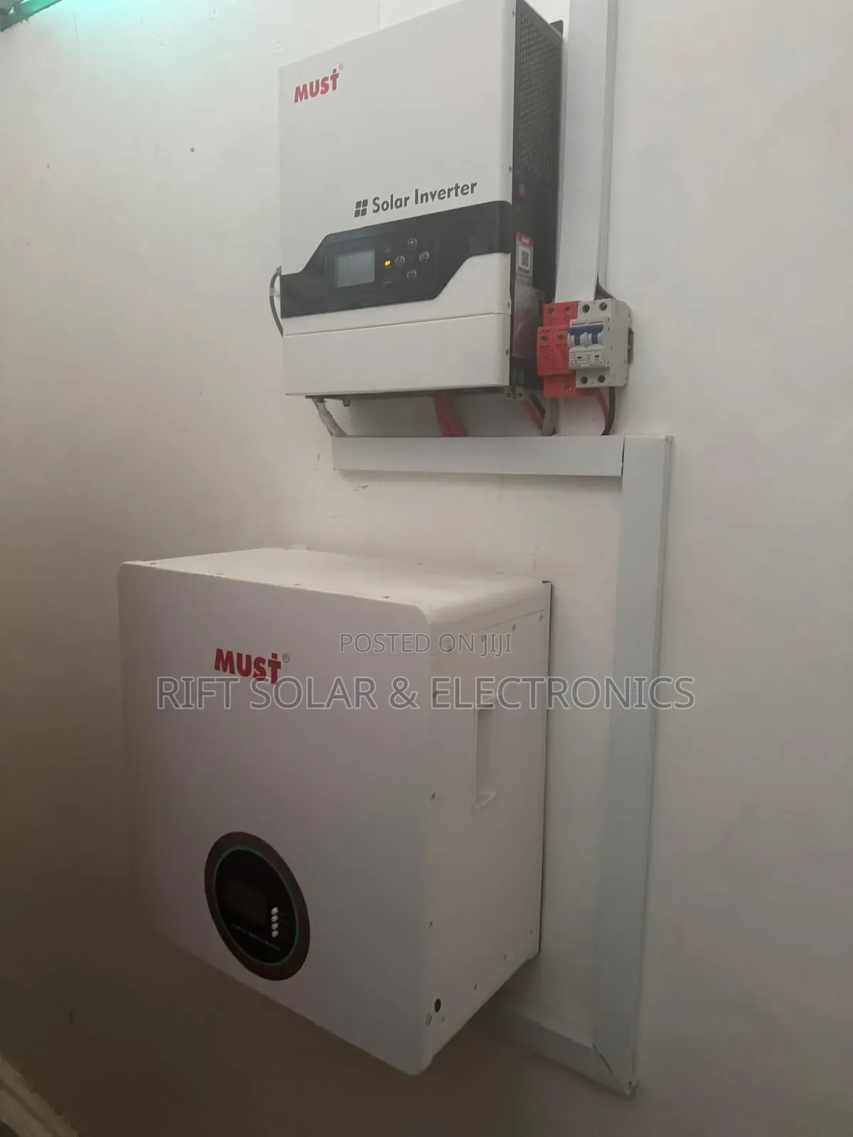 MUST 3.2kva - 200Ah Lithium -(4)560w Solar Free Install Transport