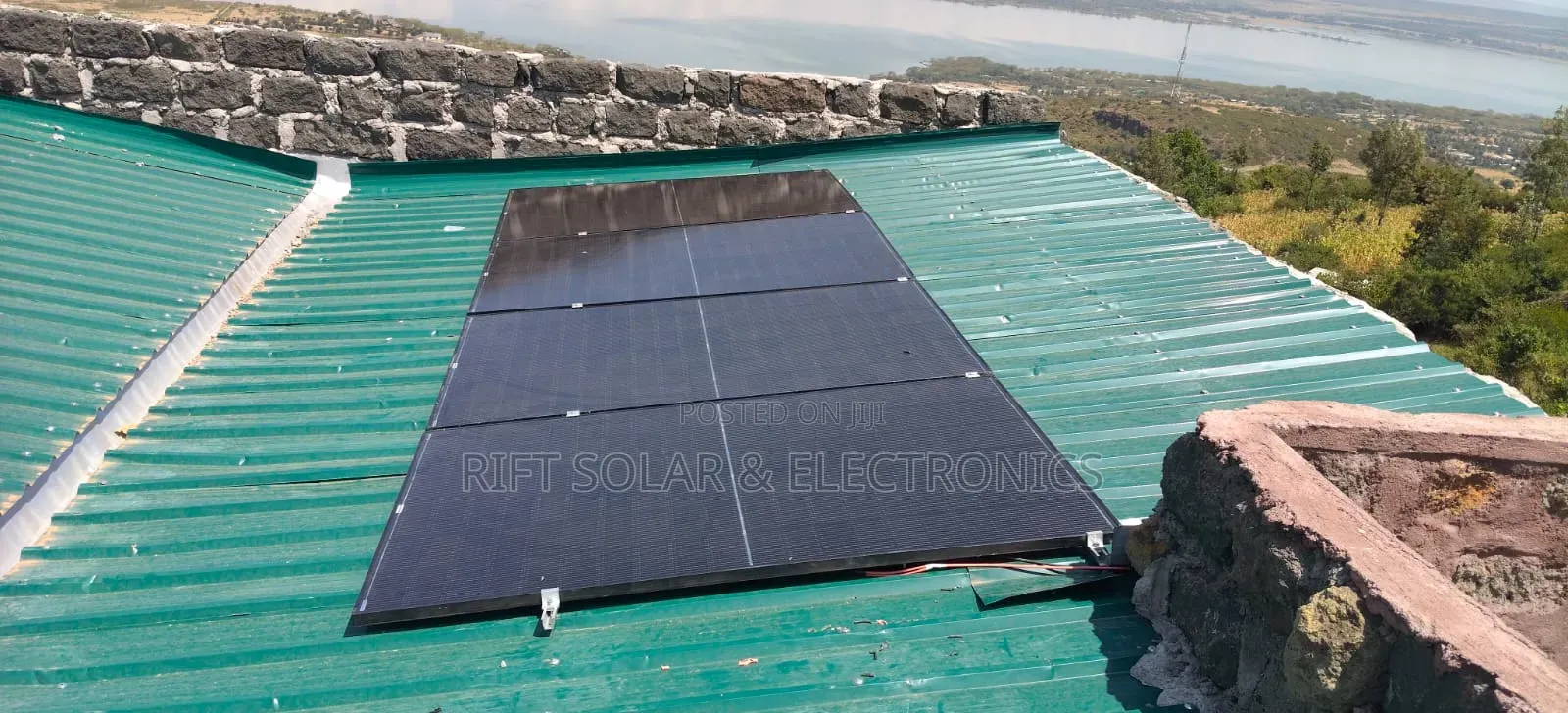 MUST 3.2kva - 200Ah Lithium -(4)560w Solar Free Install Transport