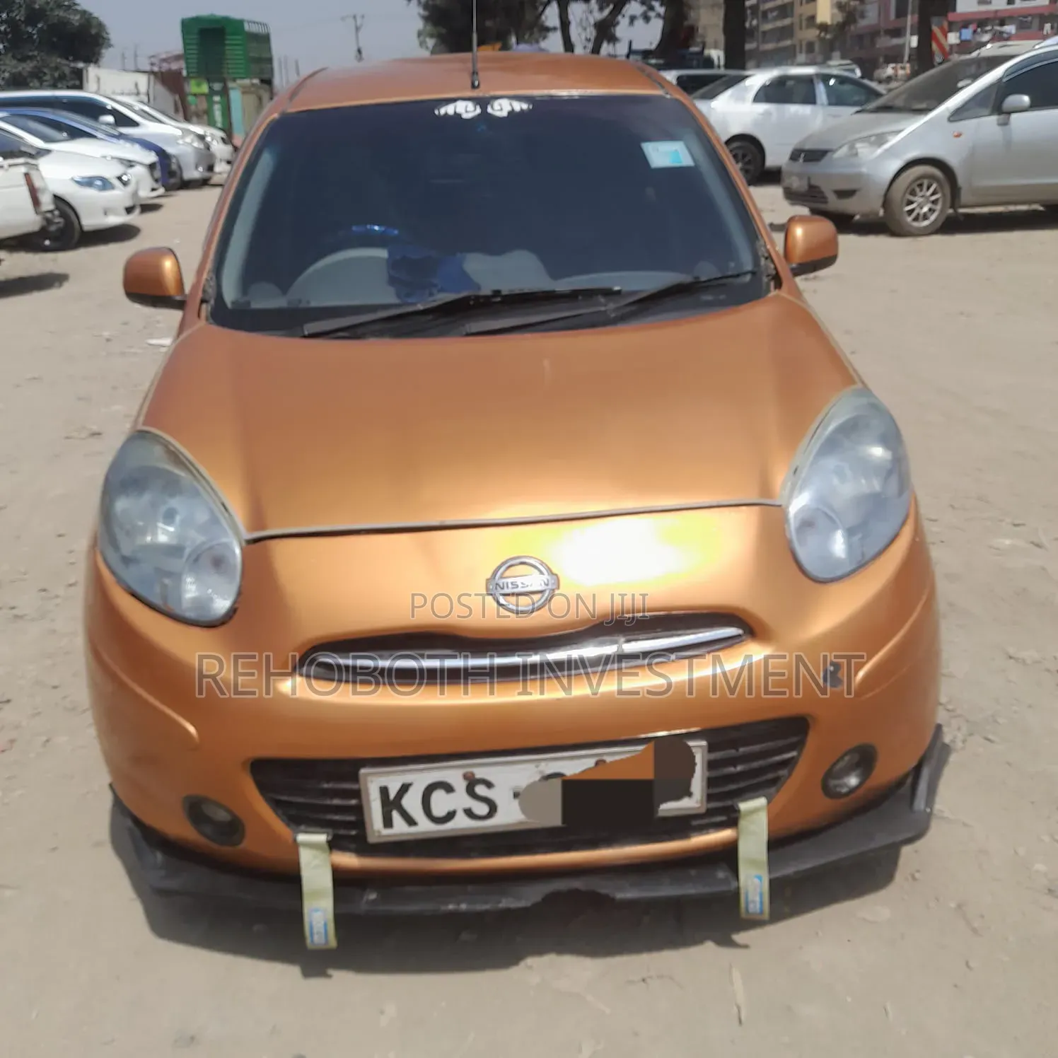 Nissan March 2010 Gold