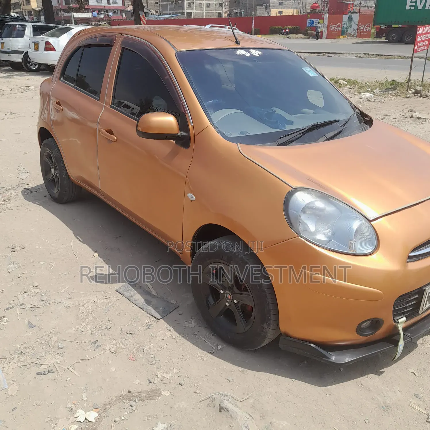Nissan March 2010 Gold