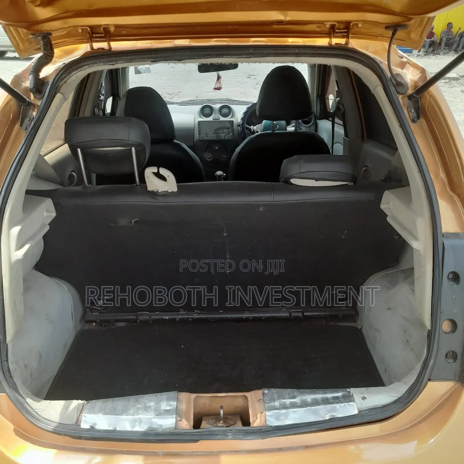 Nissan March 2010 Gold