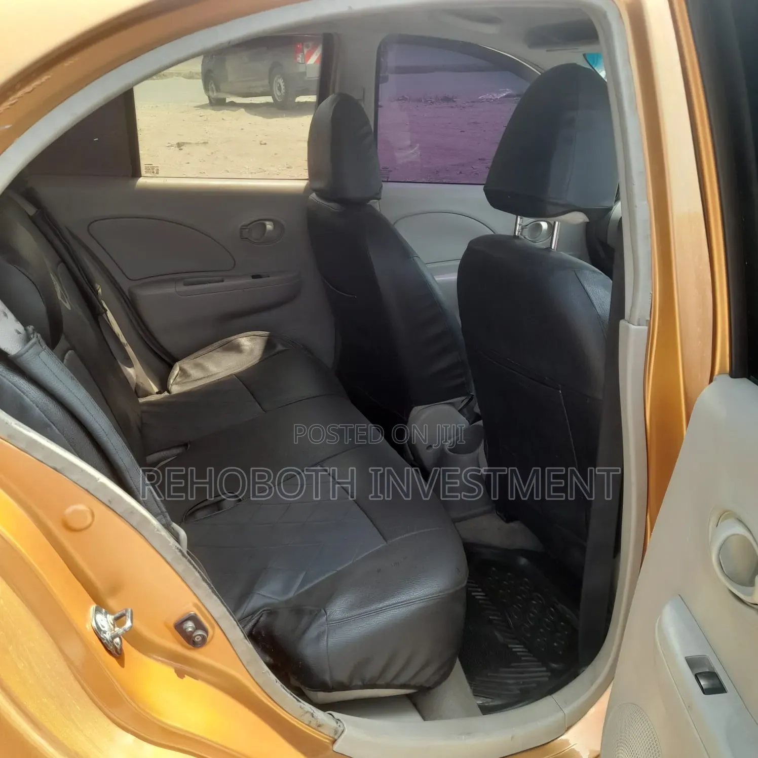 Nissan March 2010 Gold