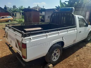 Nissan Hardbody 1995 White