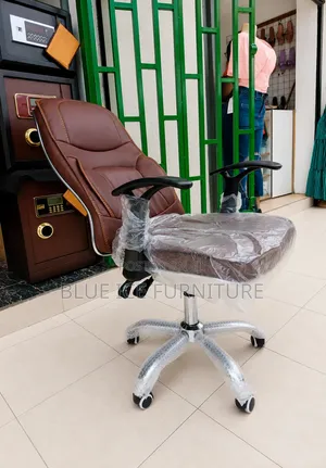 Comfort Executive Brown Leather Adjustable Swivel Chair