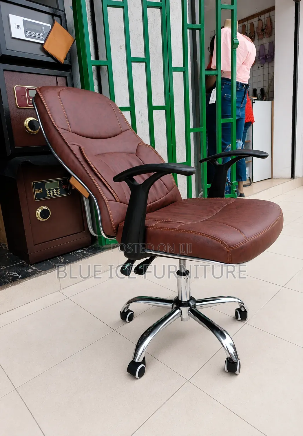 Comfort Executive Brown Leather Adjustable Swivel Chair