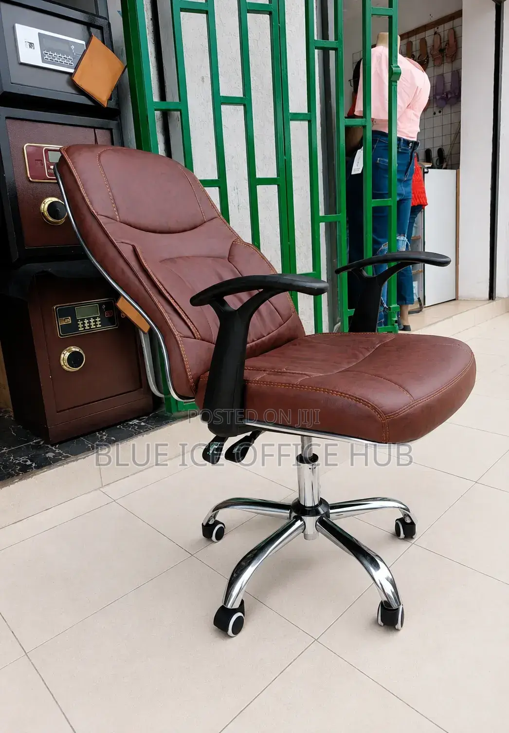 Comfort Executive Brown Leather Adjustable Swivel Chair