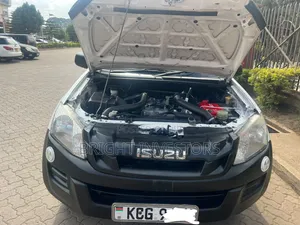 Isuzu D-MAX 2013 White