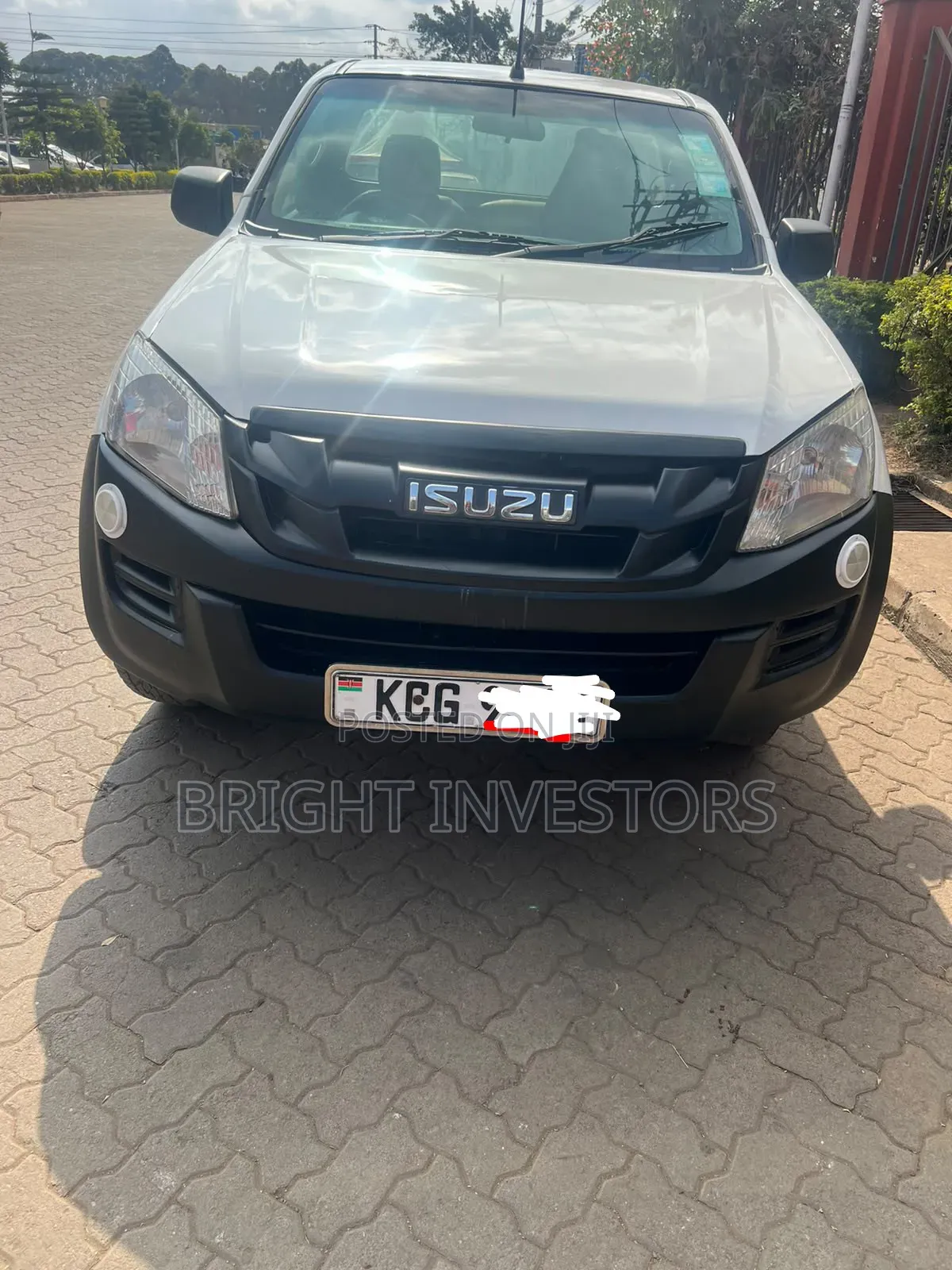 Isuzu D-MAX 2013 White