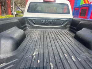 Isuzu D-MAX 2013 White