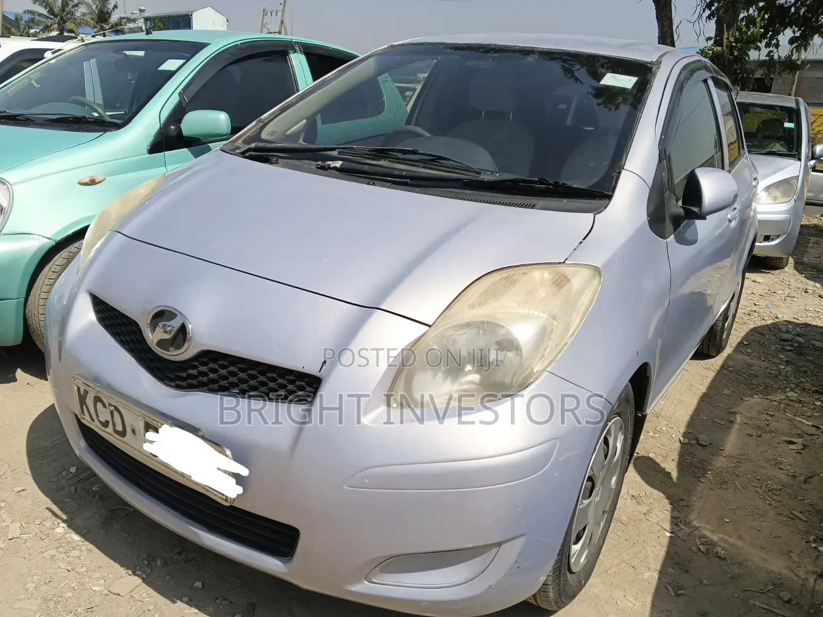 Toyota Vitz 2011 Gray
