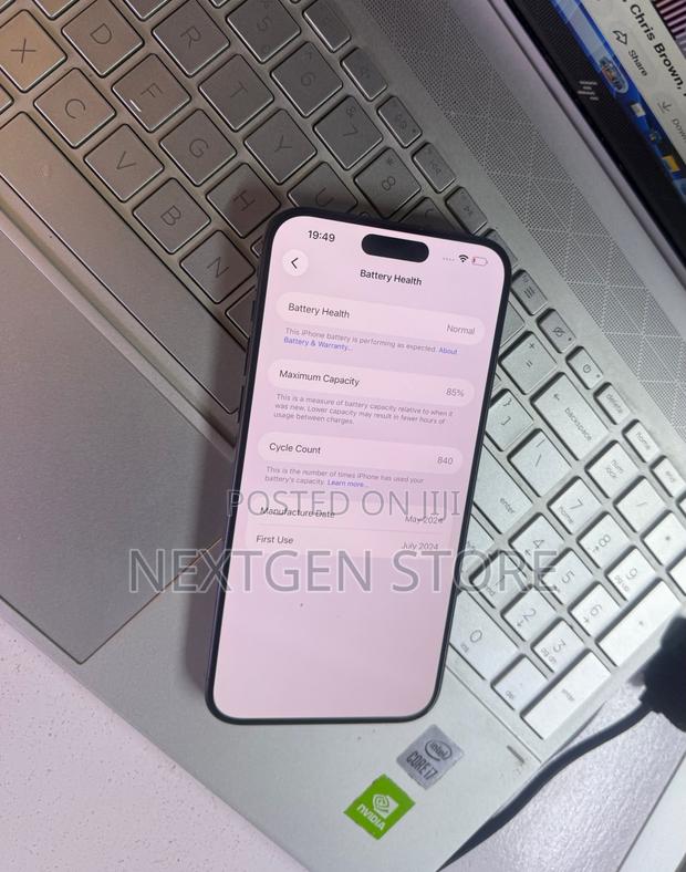 Apple iPhone 15 Pro Max 256 GB Black - thumbnail 2