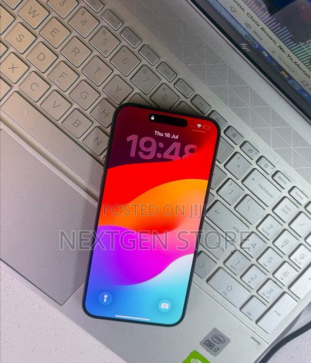 Apple iPhone 15 Pro Max 256 GB Black - thumbnail 3