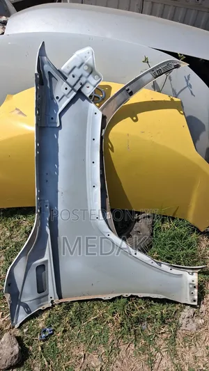 Landcruiser 300 Fender