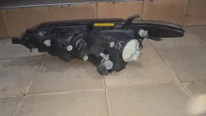 Headlight Toyota Estima