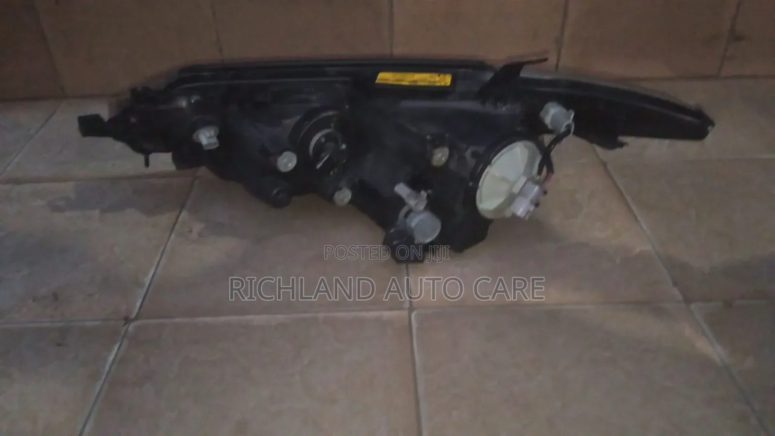 Headlight Toyota Estima
