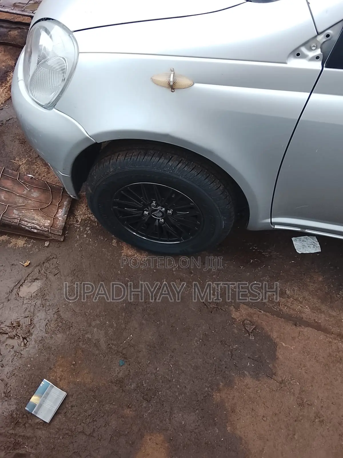 Toyota Vitz 2000 Silver