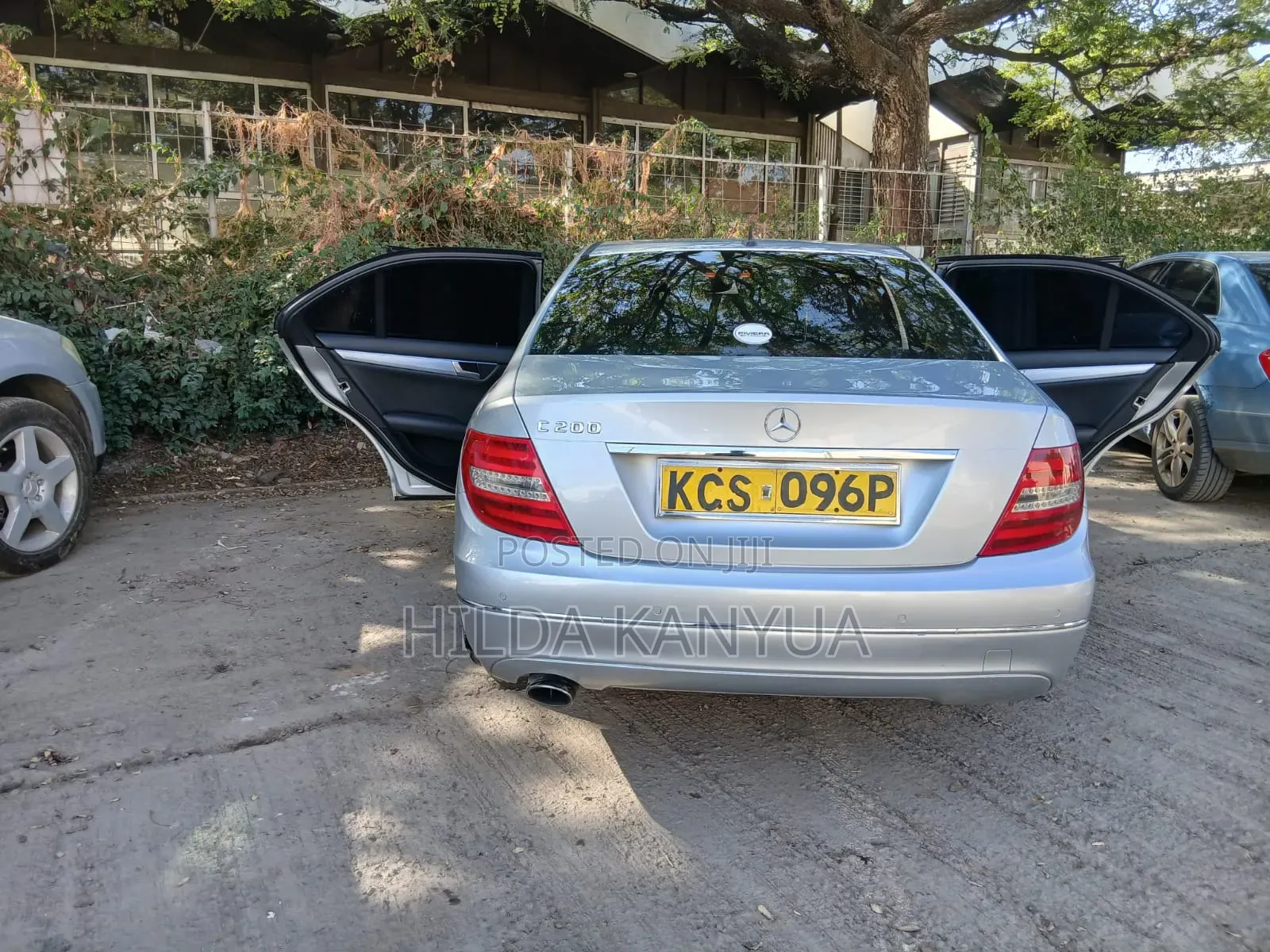 Mercedes-Benz E200 2011 Silver